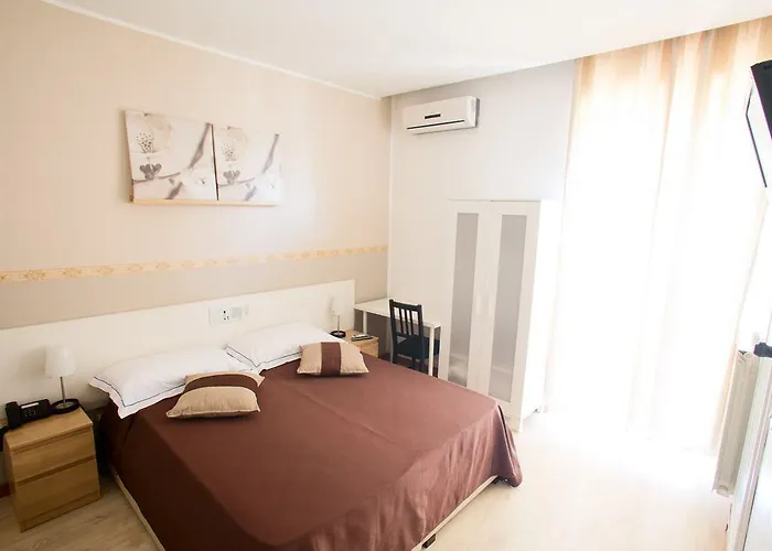 Indipendenza Otel *